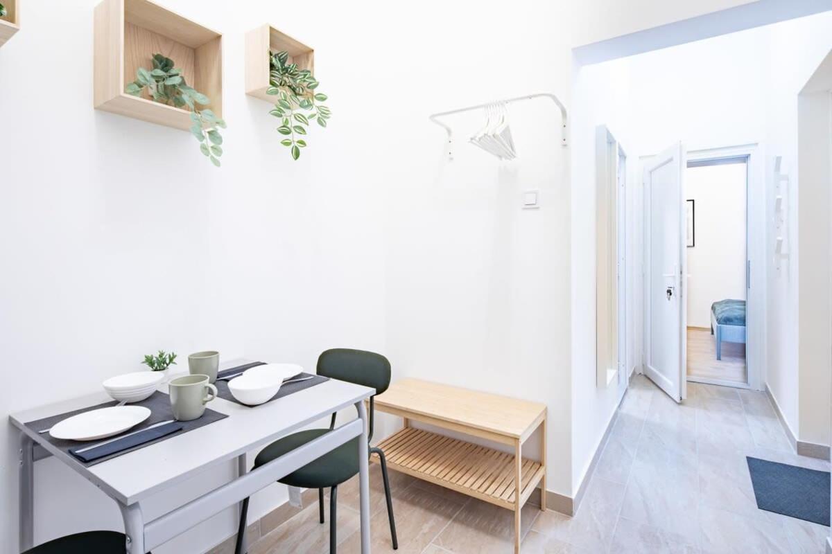 Central - New - Comfy Ac Studio Budapest Eksteriør bilde