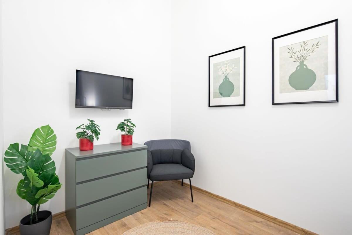 Central - New - Comfy Ac Studio Budapest Eksteriør bilde