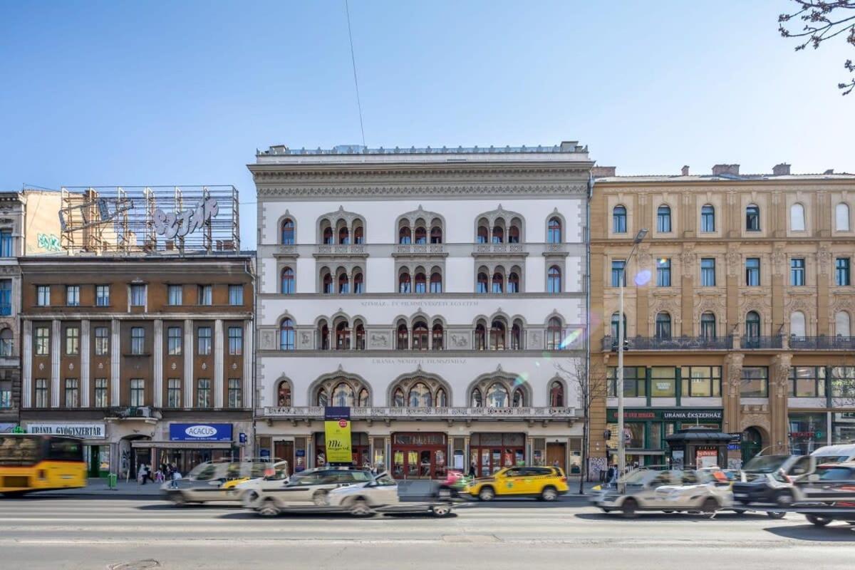 Central - New - Comfy Ac Studio Budapest Eksteriør bilde