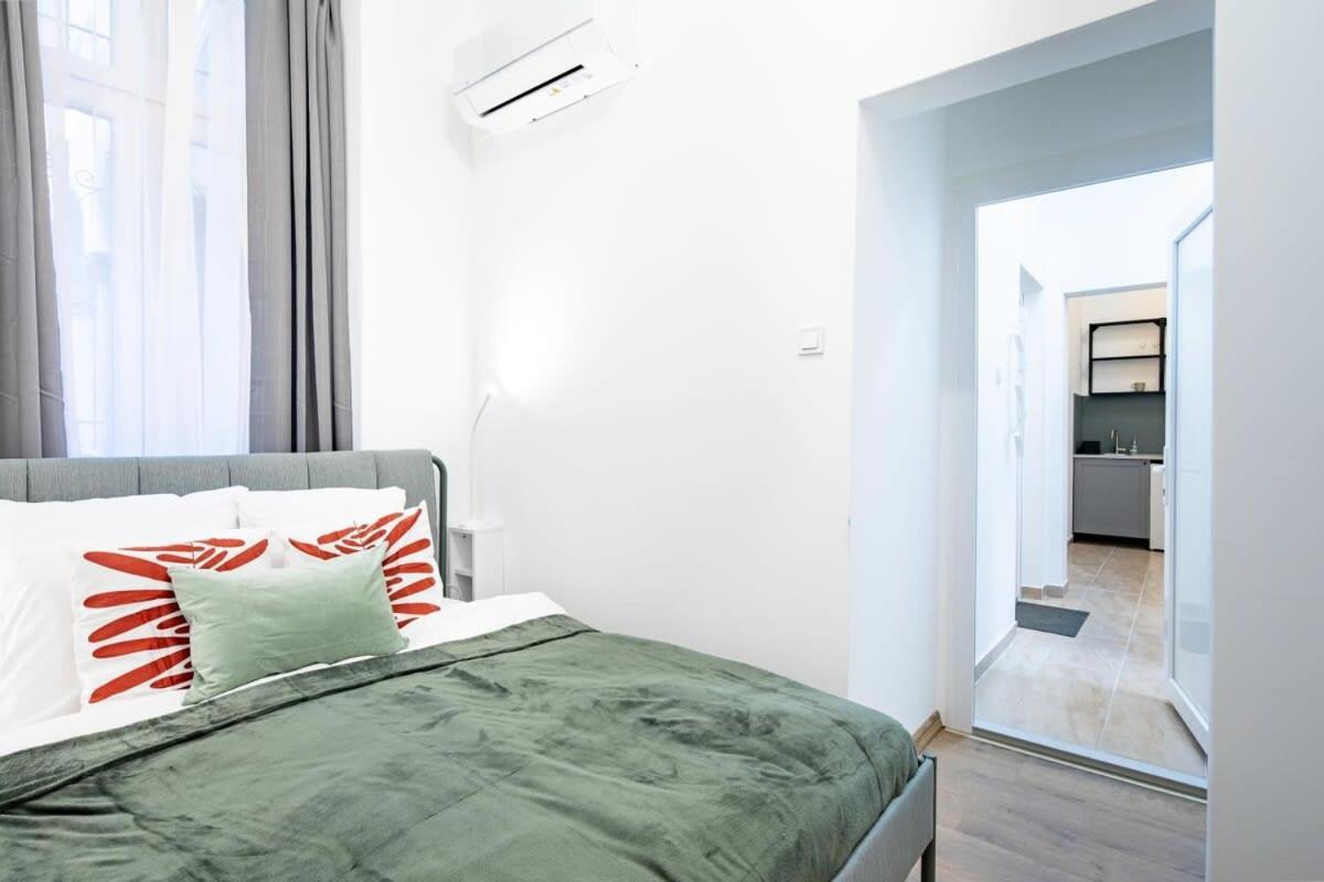 Central - New - Comfy Ac Studio Budapest Eksteriør bilde