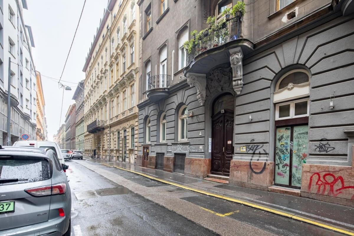 Central - New - Comfy Ac Studio Budapest Eksteriør bilde