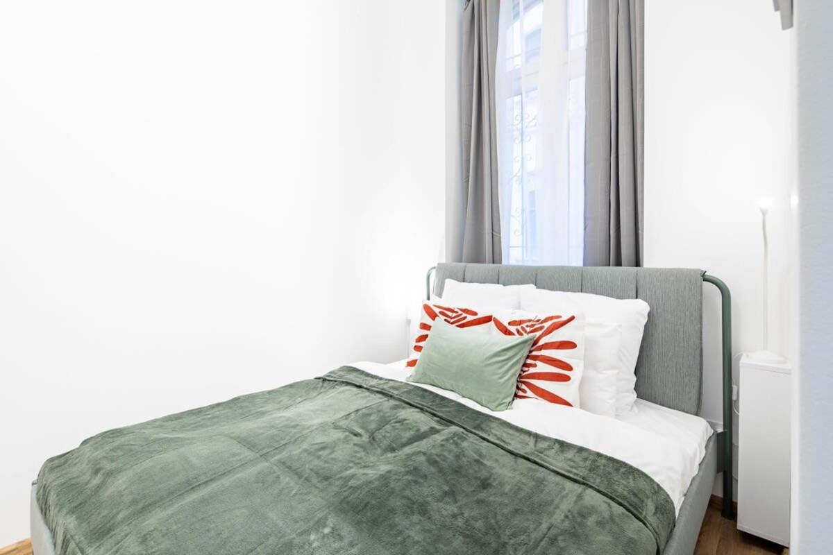 Central - New - Comfy Ac Studio Budapest Eksteriør bilde
